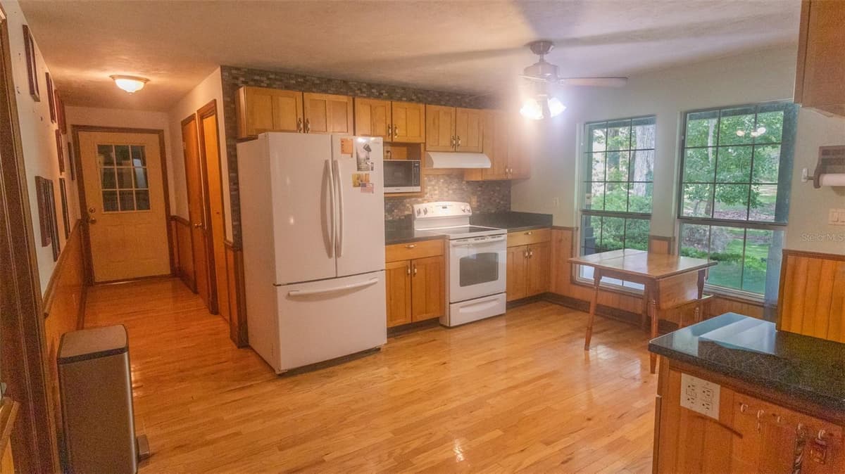 22304 35TH AVENUE — photo 13 of 45