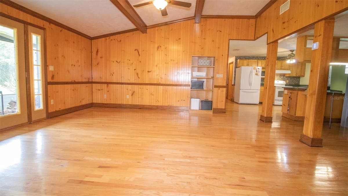 22304 35TH AVENUE — photo 7 of 45