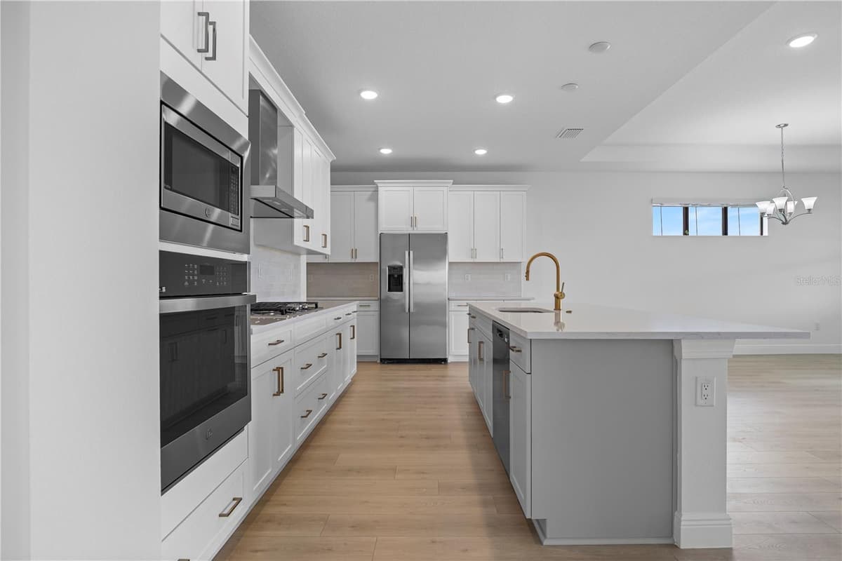 18119 CRESSWIND TERRACE — photo 10 of 61