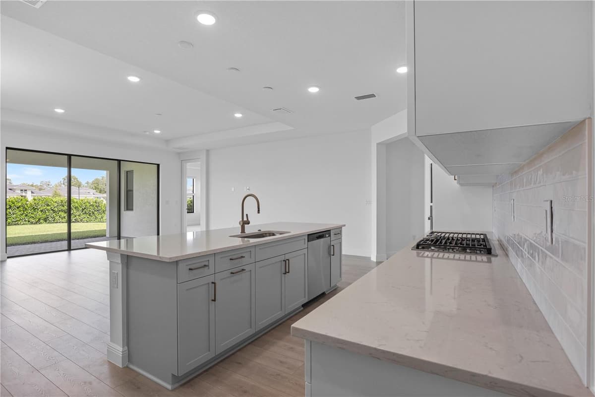 18119 CRESSWIND TERRACE — photo 9 of 61