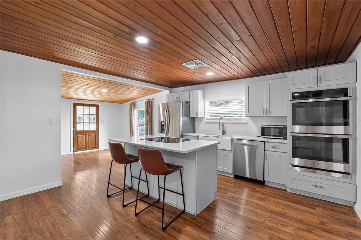 4746 LAMAR ROAD — photo 4 of 31
