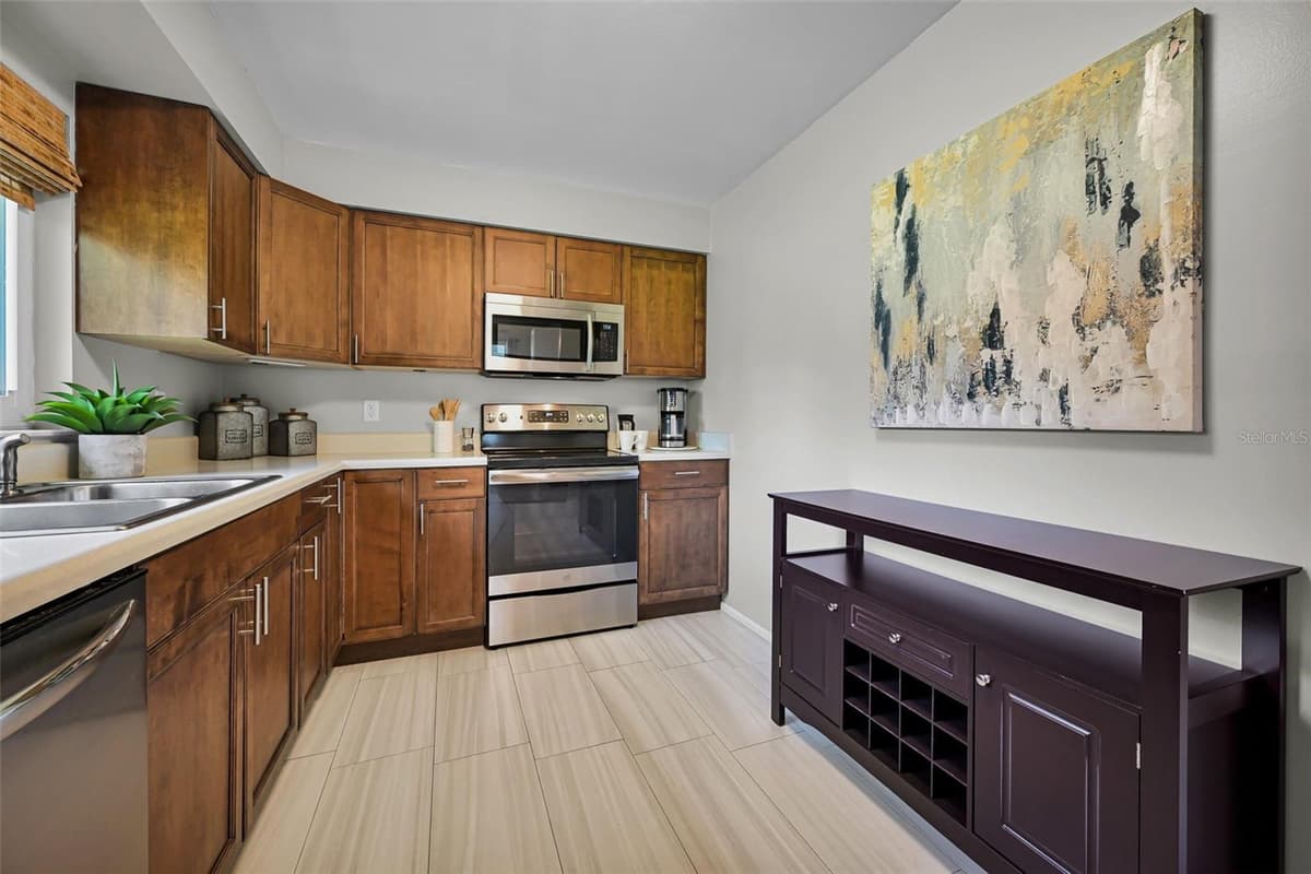 3410 RUGBY COURT — photo 17 of 57