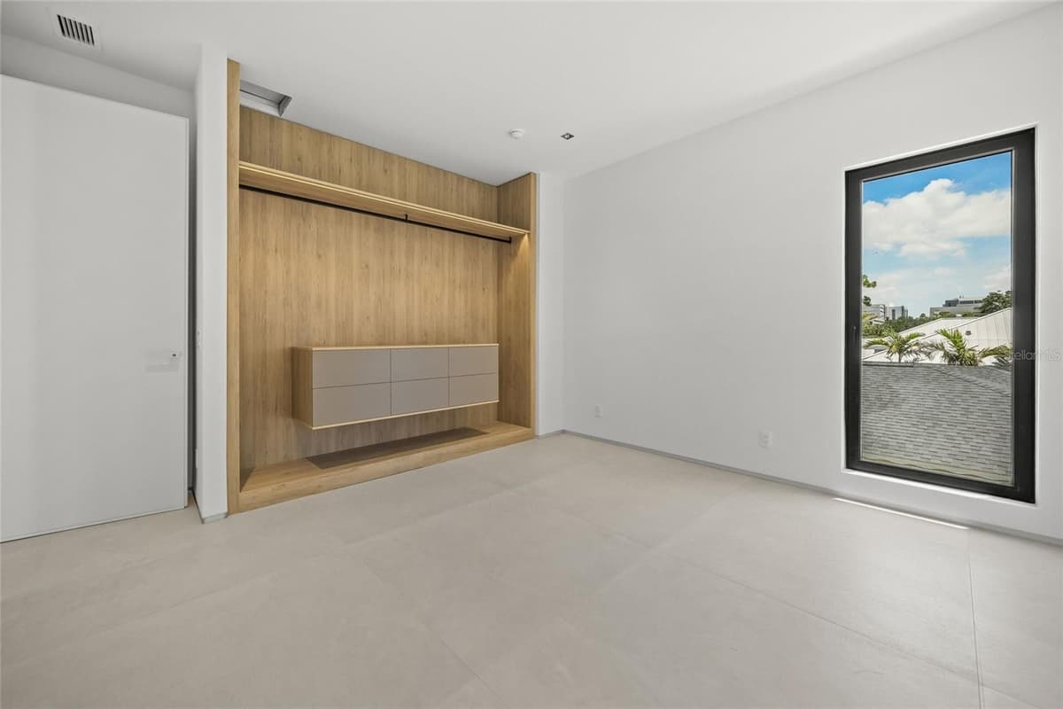1640 WALDEMERE STREET — photo 34 of 98