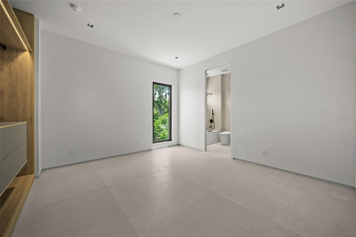 1640 WALDEMERE STREET — photo 33 of 98