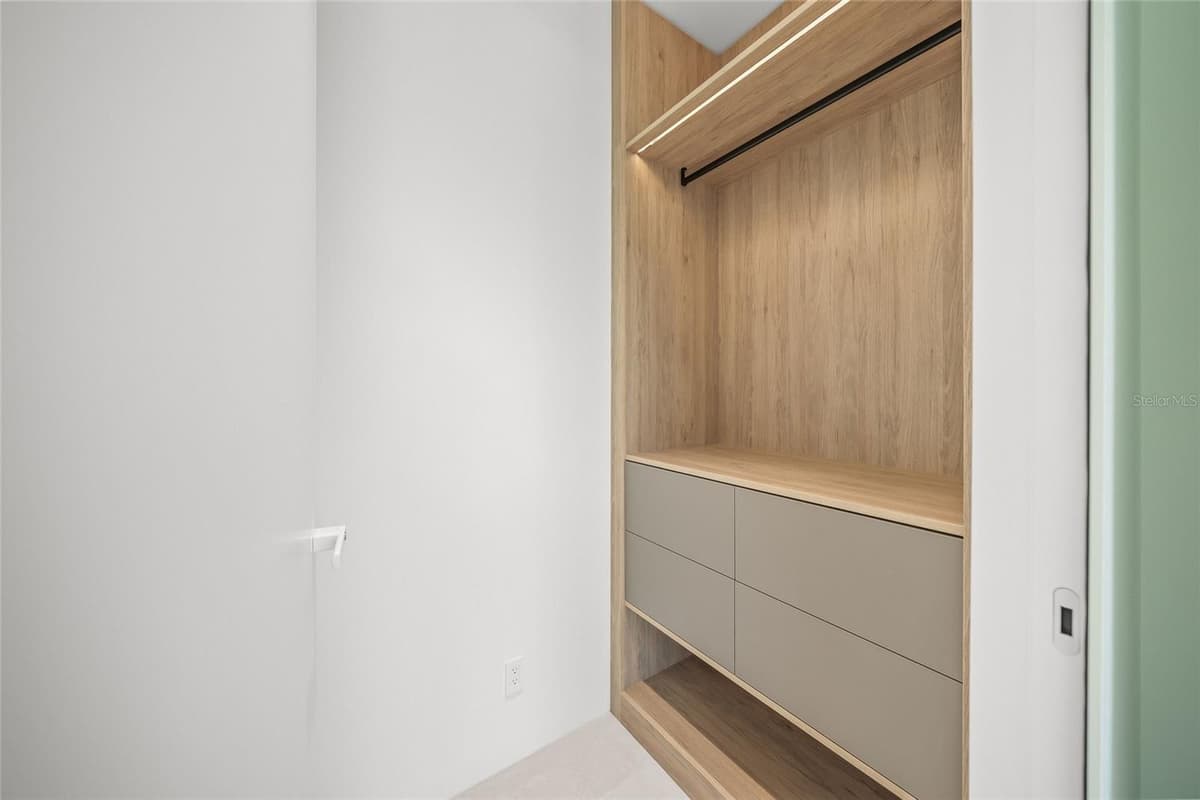 1640 WALDEMERE STREET — photo 38 of 98