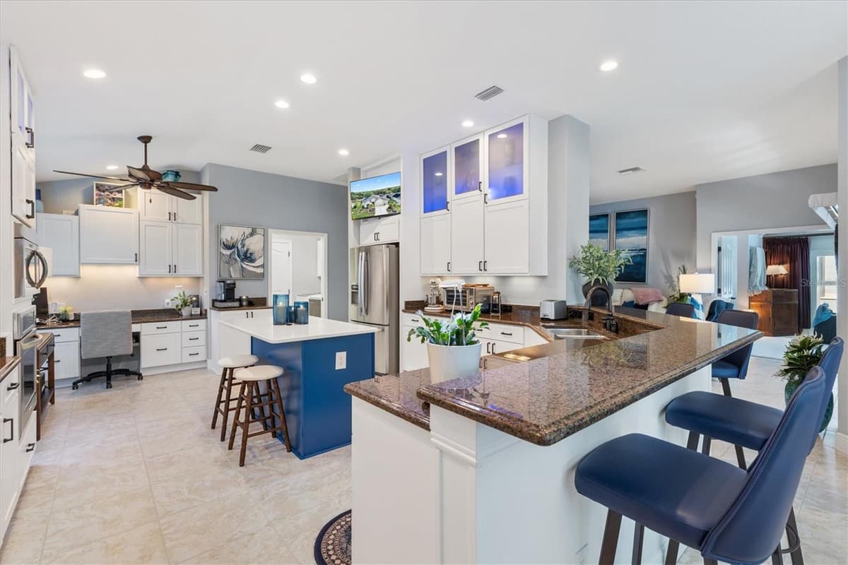 562 BRADFORD LOOP — photo 8 of 41