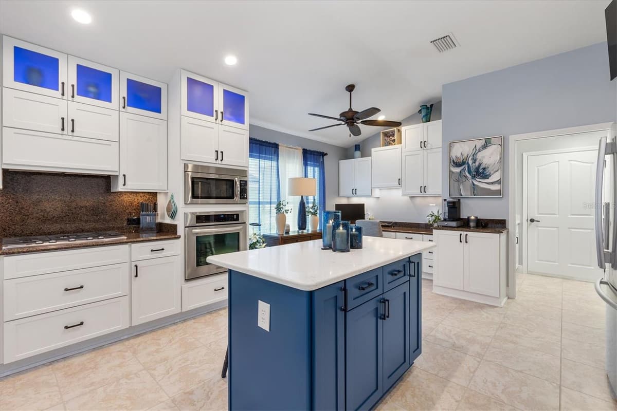 562 BRADFORD LOOP — photo 10 of 41
