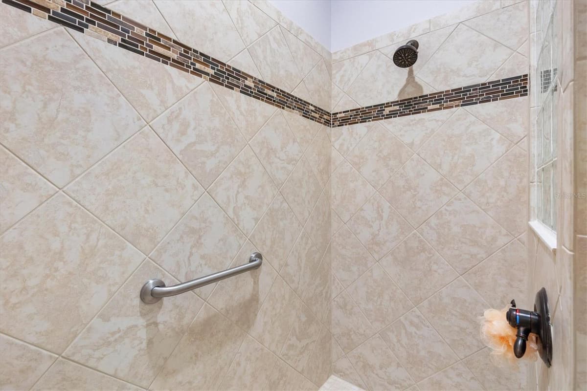 562 BRADFORD LOOP — photo 20 of 41