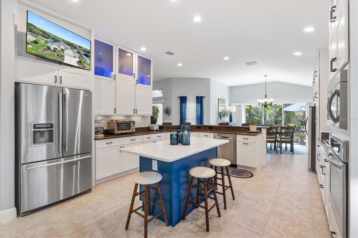 562 BRADFORD LOOP — photo 11 of 41