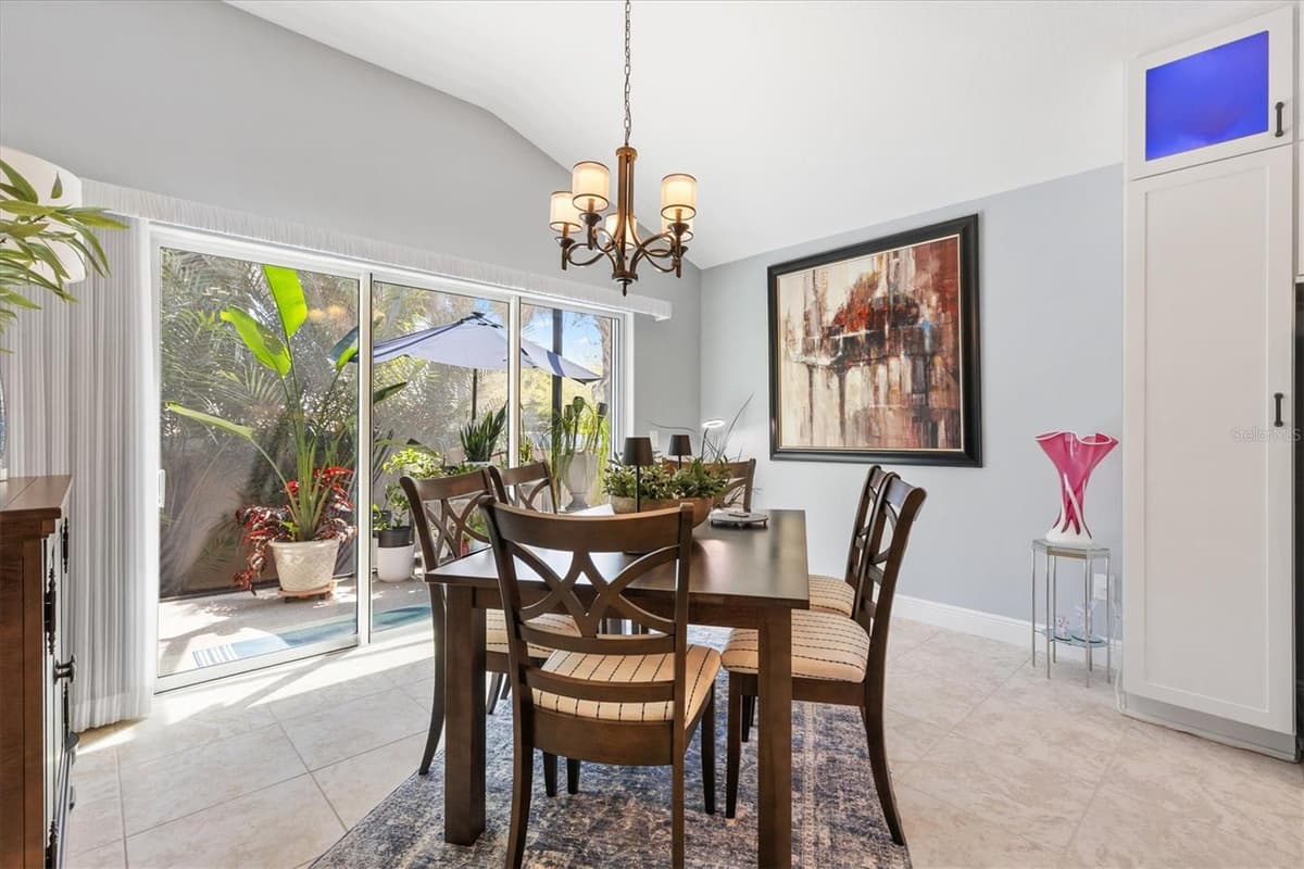 562 BRADFORD LOOP — photo 14 of 41