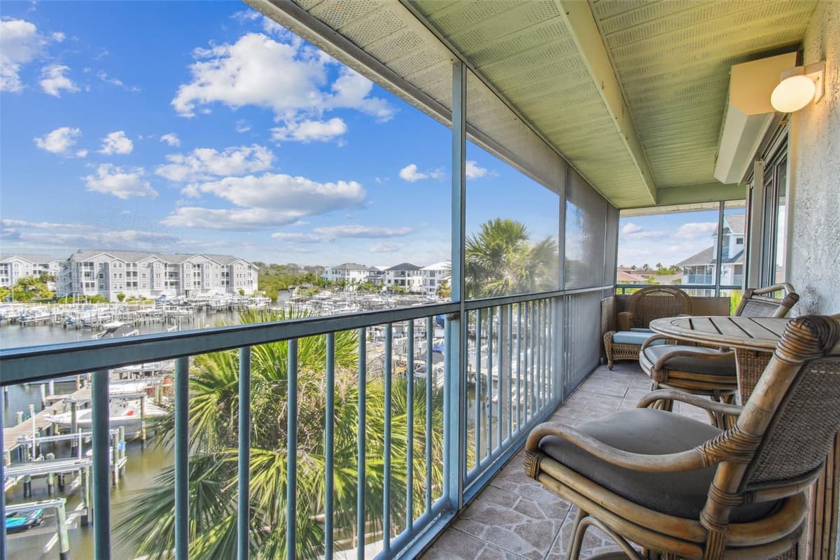 5537 SEA FOREST DRIVE — photo 44 of 47