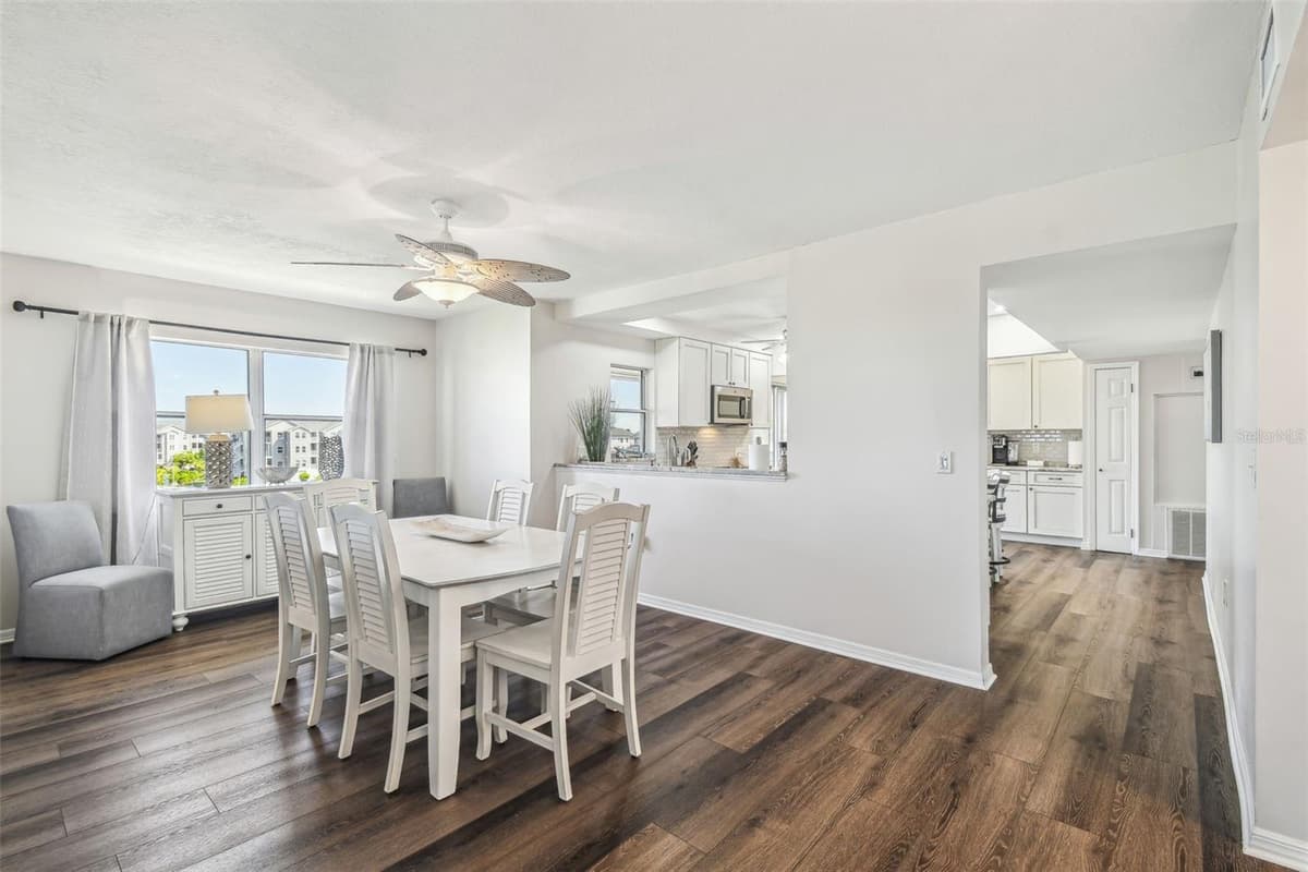 5537 SEA FOREST DRIVE — photo 14 of 47