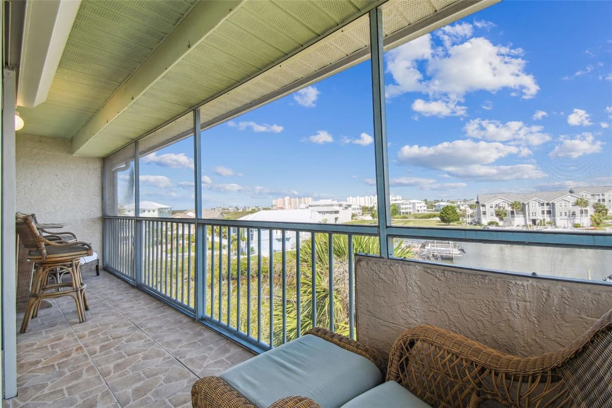 5537 SEA FOREST DRIVE — photo 42 of 47