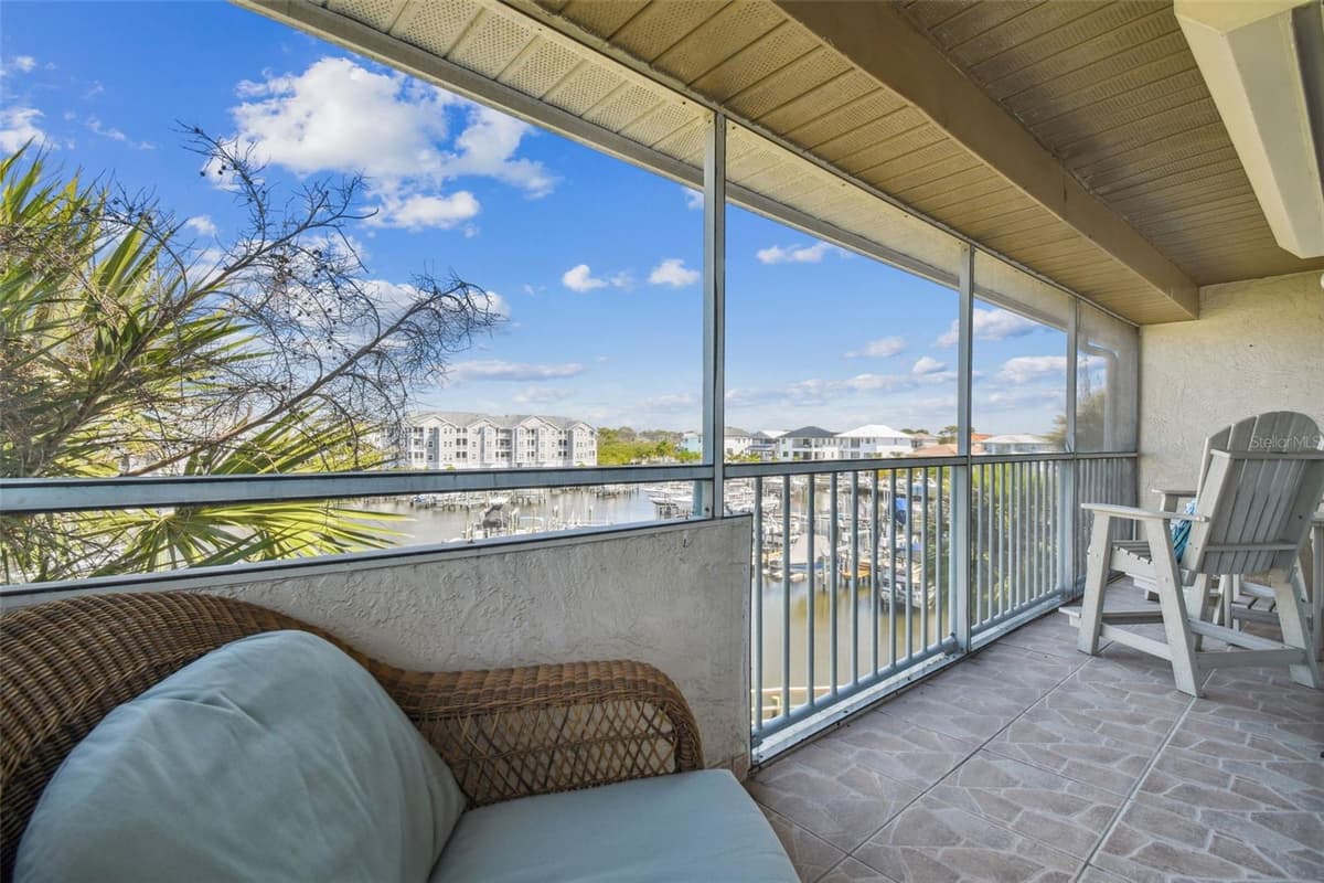 5537 SEA FOREST DRIVE — photo 40 of 47