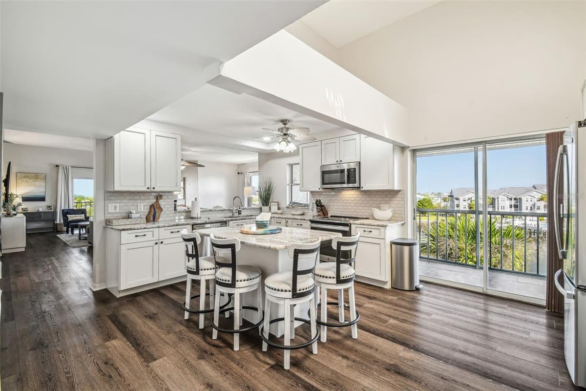 5537 SEA FOREST DRIVE — photo 8 of 47