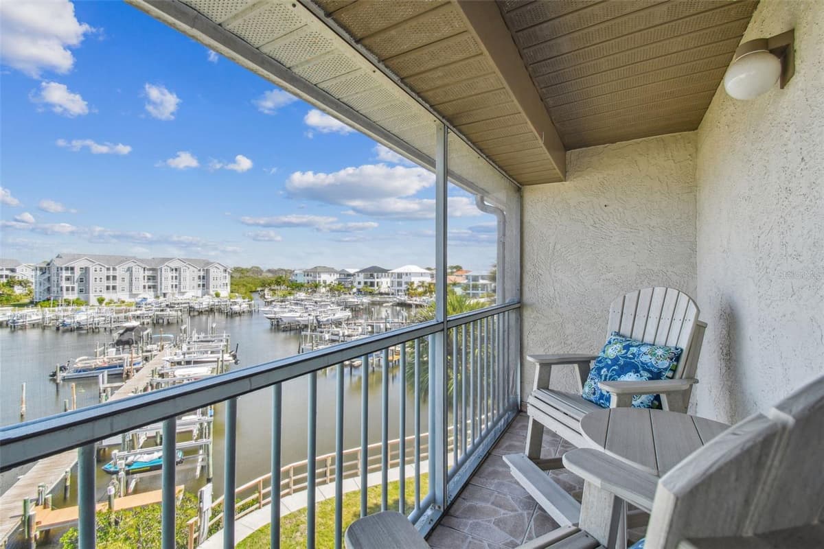 5537 SEA FOREST DRIVE — photo 41 of 47