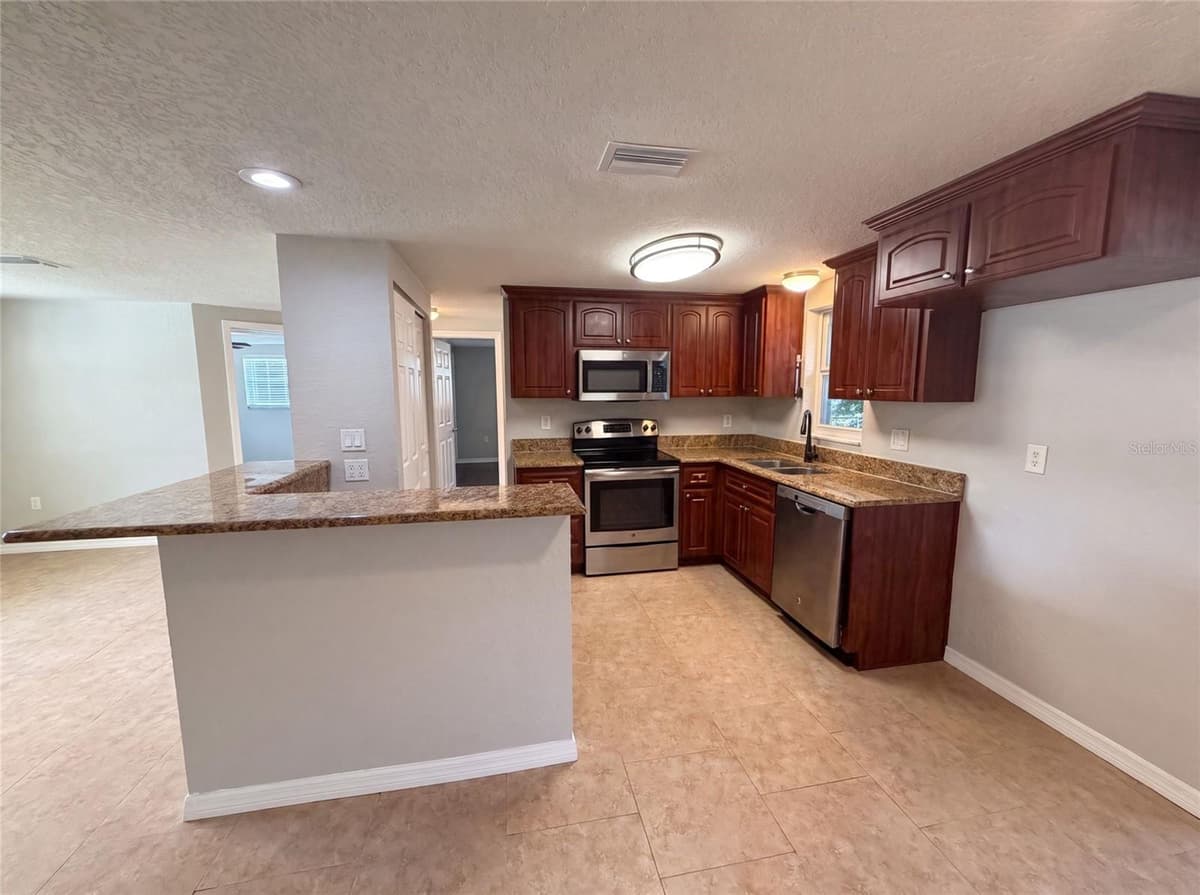 7037 GREEN STREET — photo 13 of 29