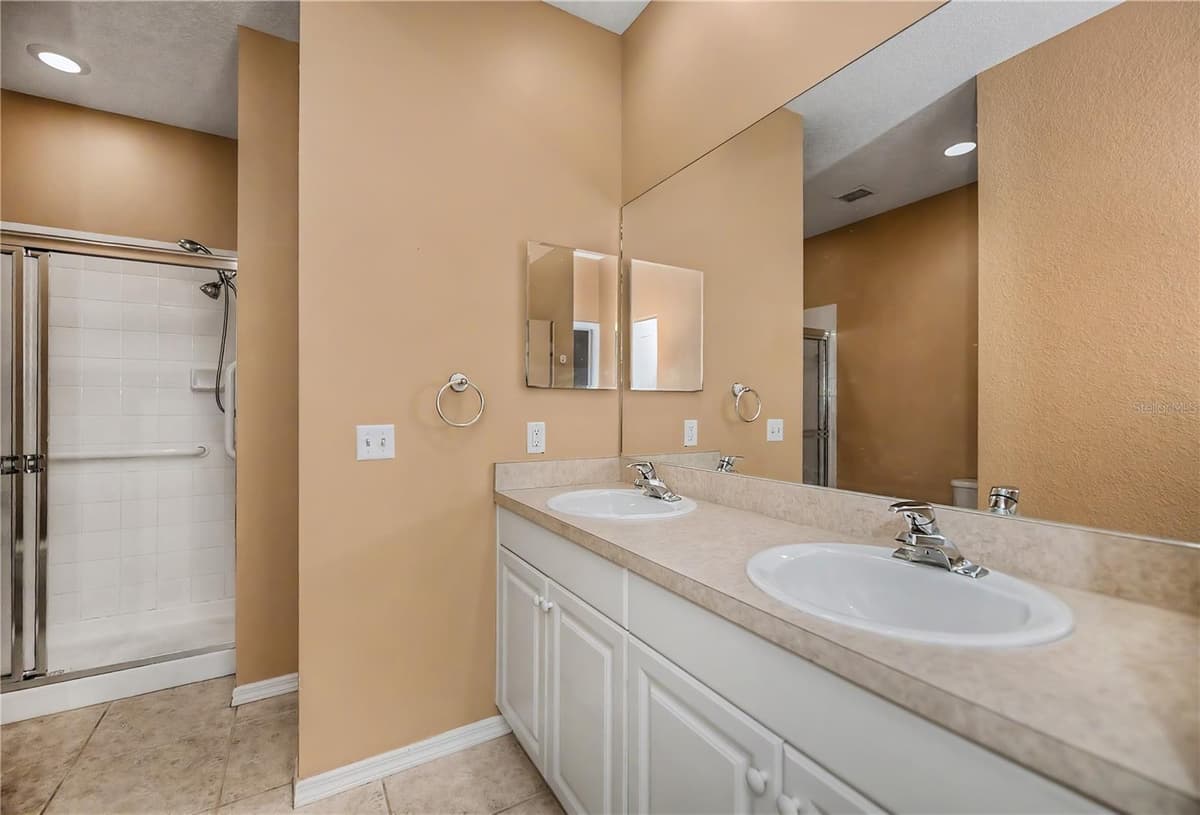 1554 RED OAK LANE — photo 36 of 88
