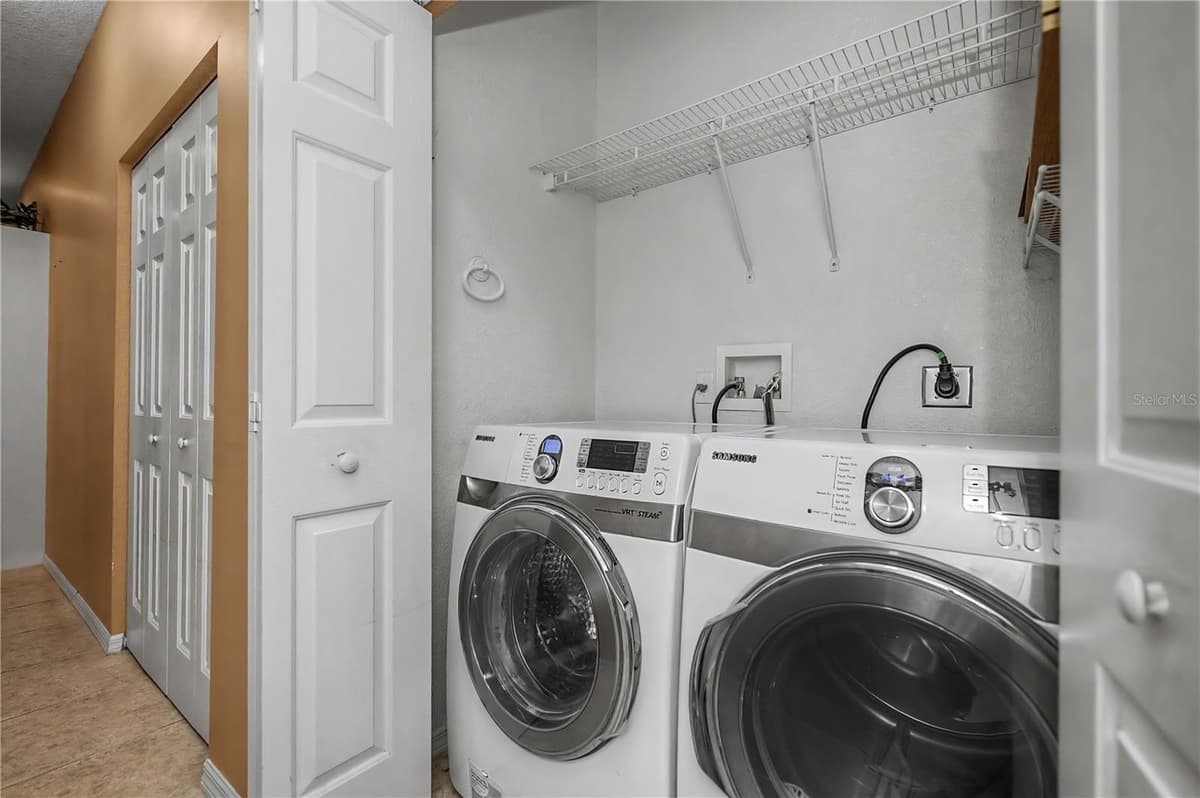 1554 RED OAK LANE — photo 47 of 88