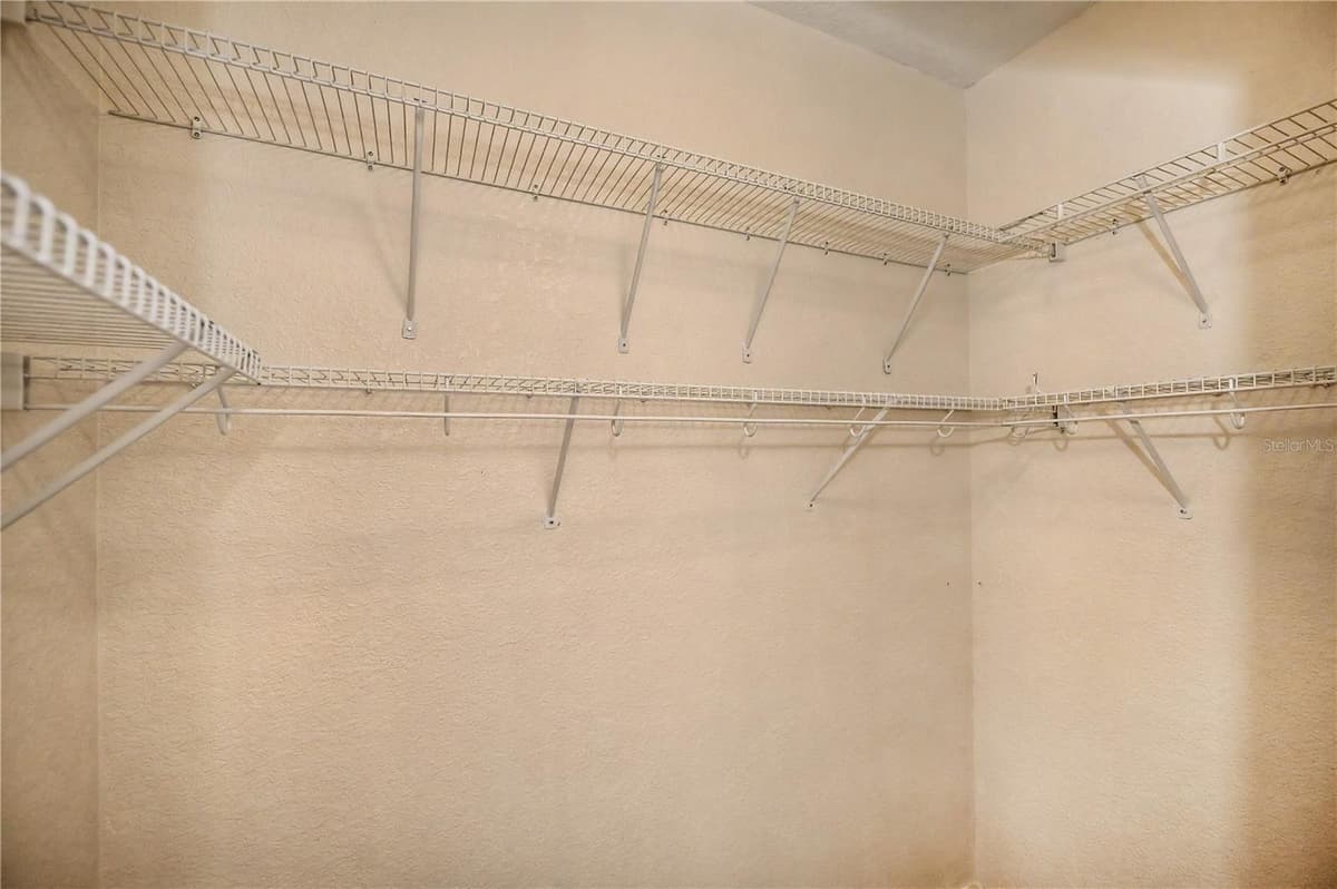 1554 RED OAK LANE — photo 34 of 88