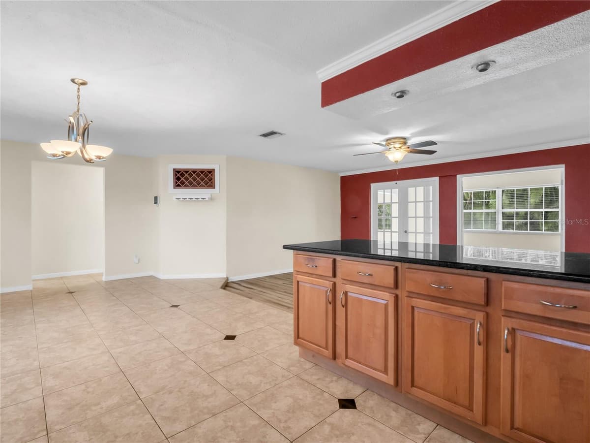 14331 APACHE AVENUE — photo 11 of 25