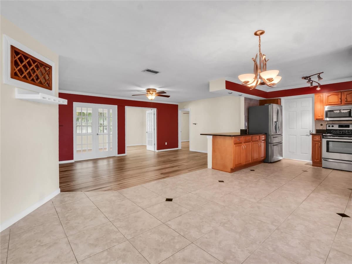 14331 APACHE AVENUE — photo 8 of 25