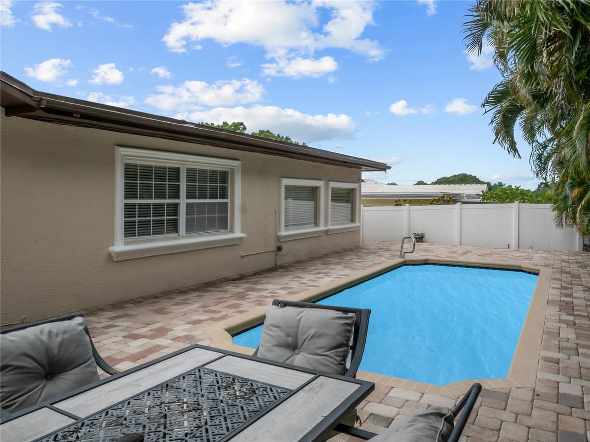 14331 APACHE AVENUE — photo 5 of 25