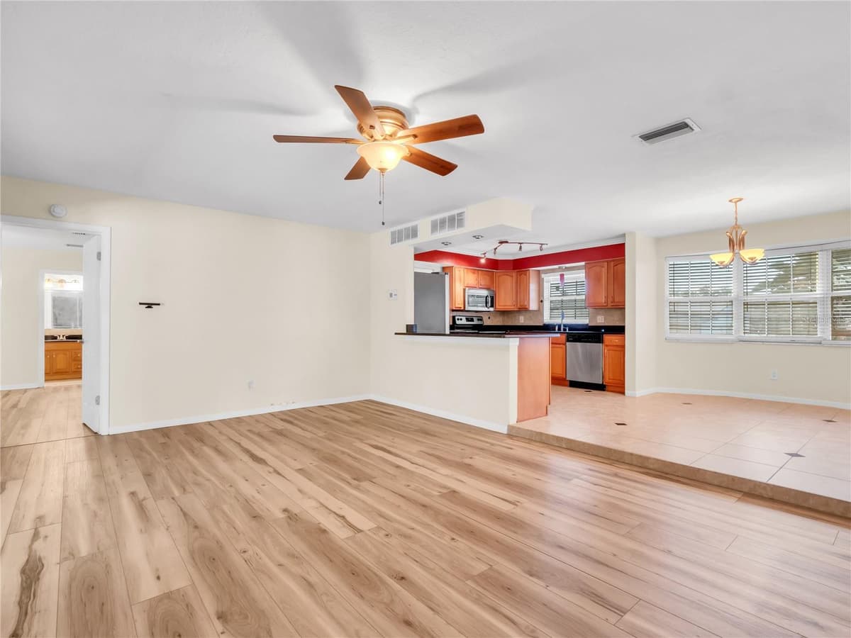 14331 APACHE AVENUE — photo 12 of 25