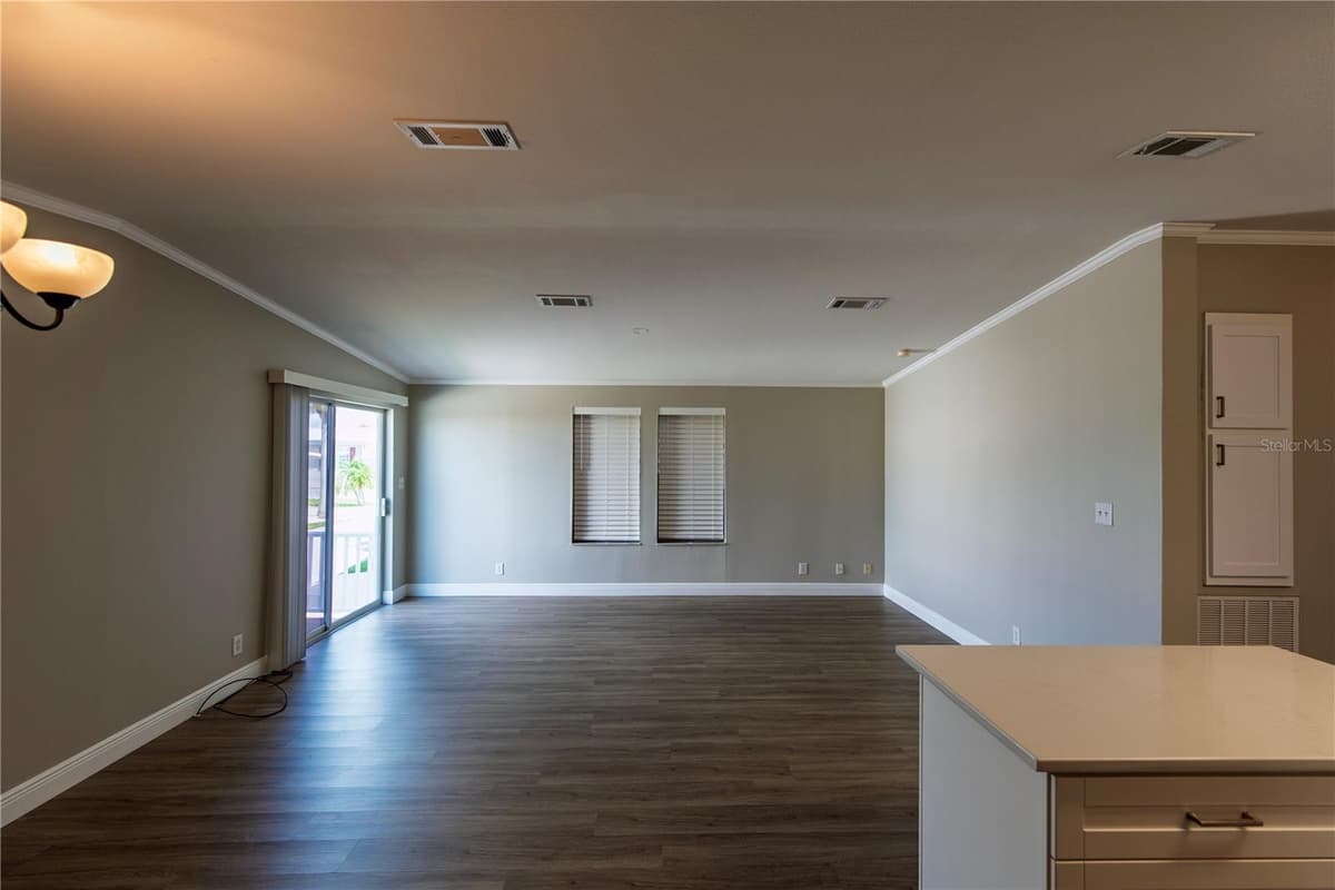 25 COPENHAGEN AVENUE — photo 2 of 29