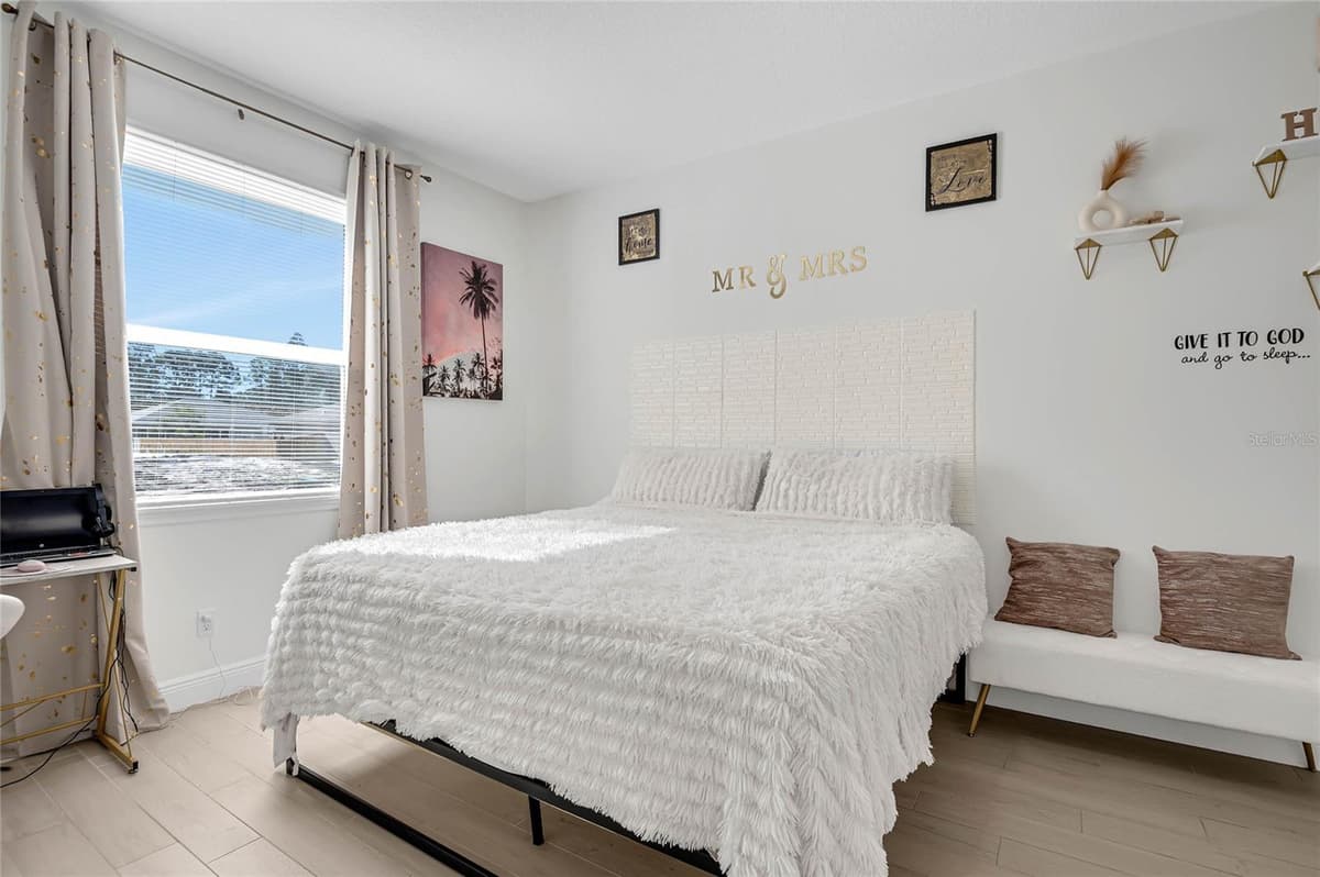 643 FLYNN STREET — photo 13 of 22