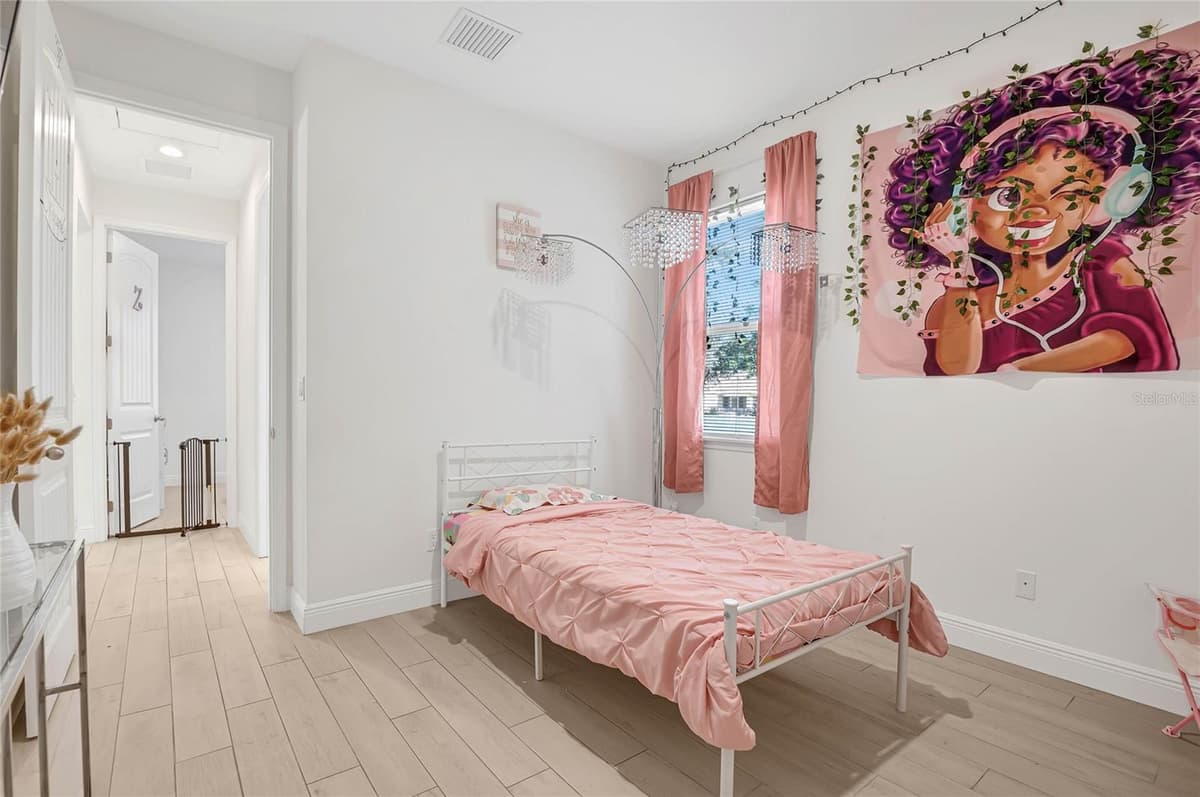 643 FLYNN STREET — photo 19 of 22