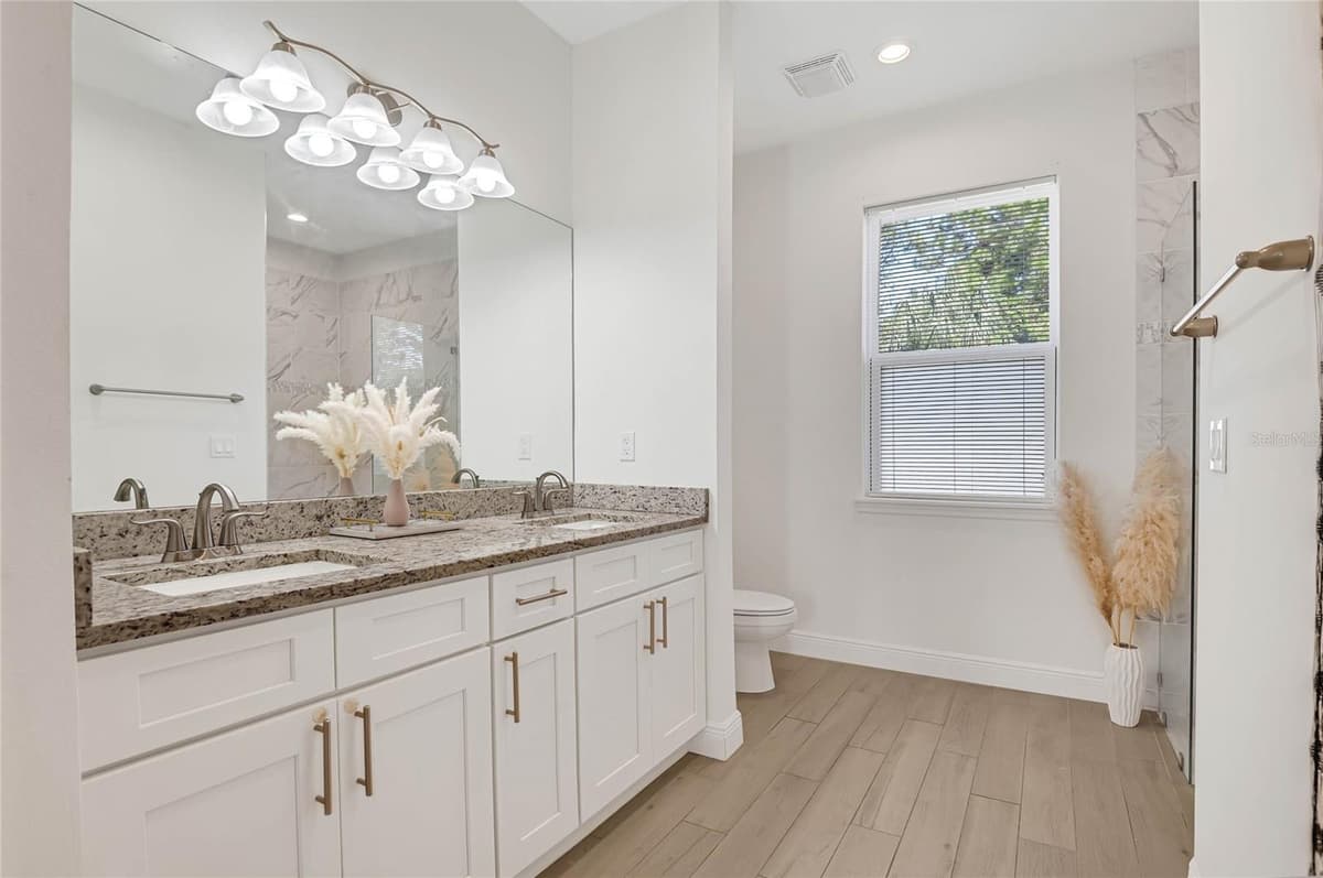 643 FLYNN STREET — photo 15 of 22