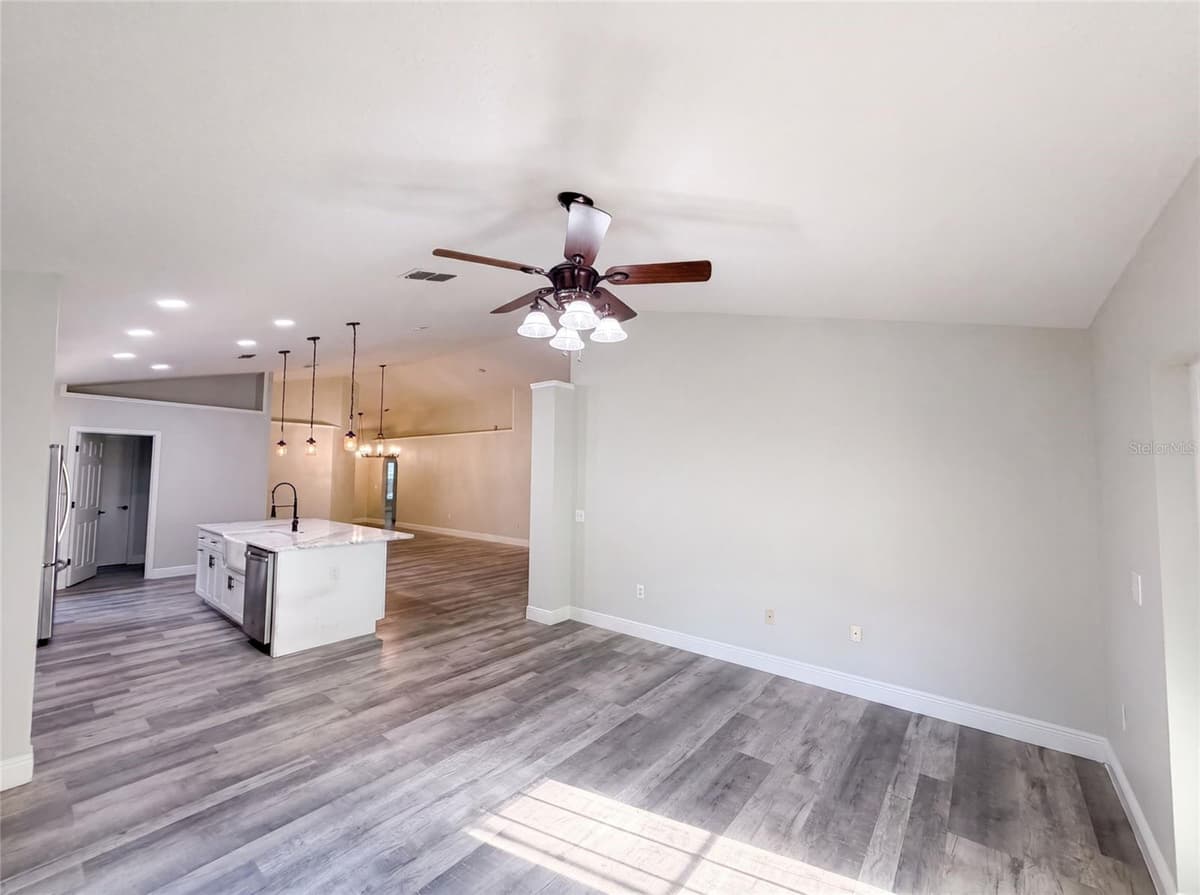 106 CABRILLO DRIVE — photo 10 of 24