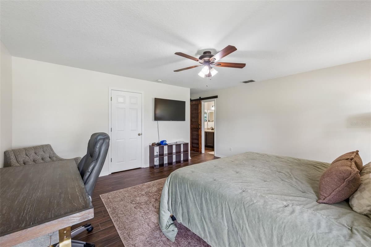 1887 VALE DRIVE — photo 10 of 18