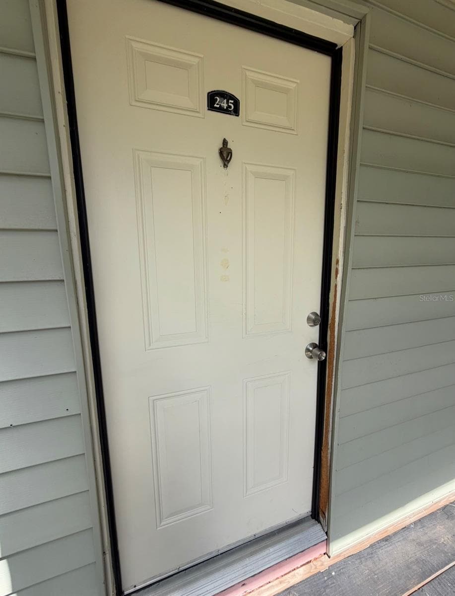 245 RED MAPLE PLACE — photo 3 of 19