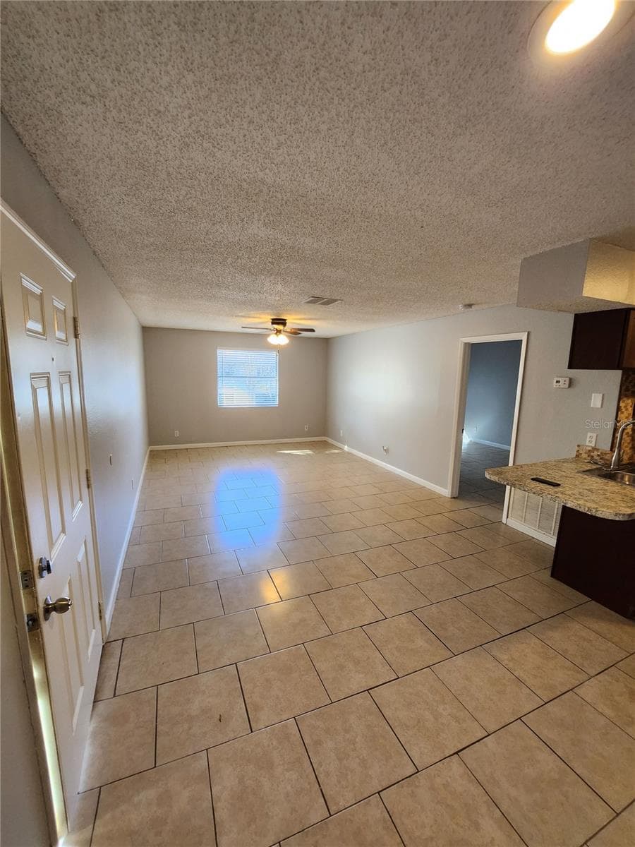 245 RED MAPLE PLACE — photo 4 of 19