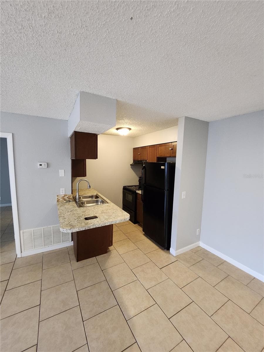 245 RED MAPLE PLACE — photo 6 of 19