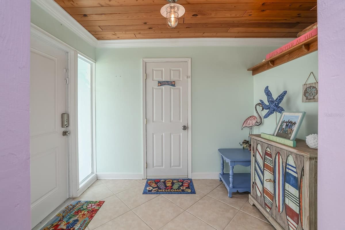 270 BOYLSTON AVENUE — photo 3 of 31