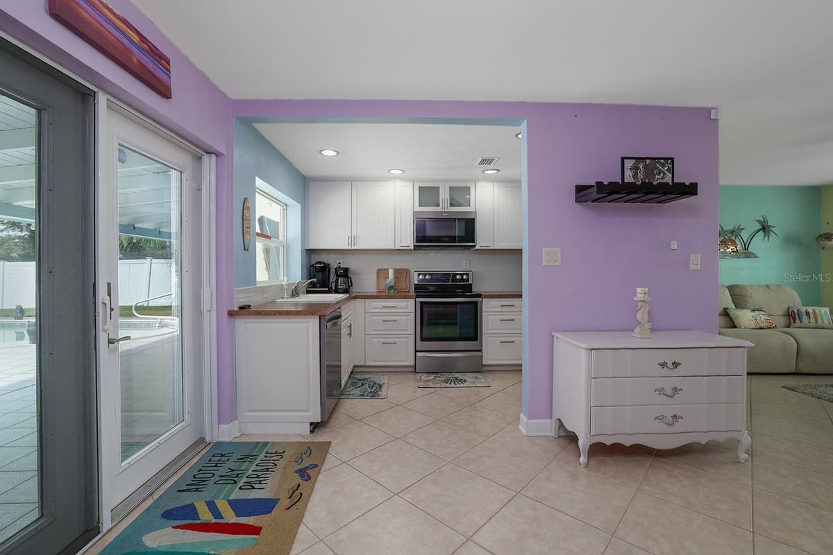 270 BOYLSTON AVENUE — photo 9 of 31