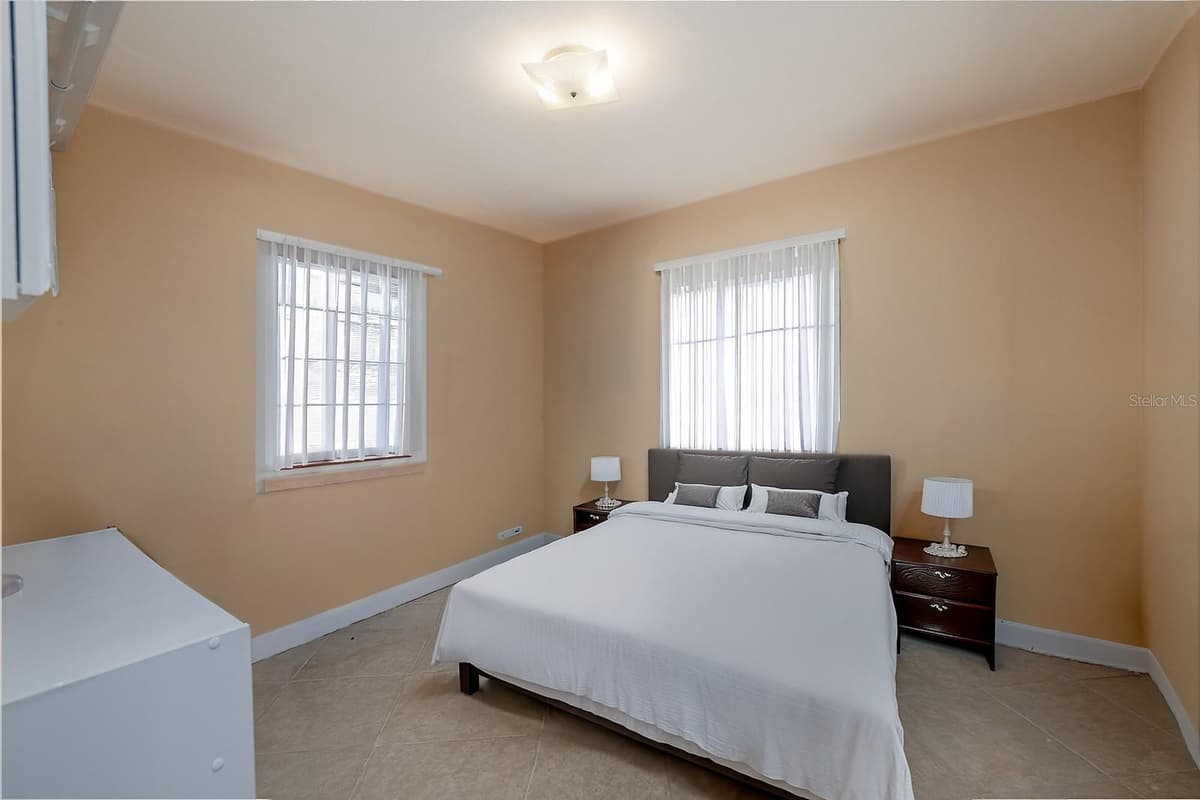 270 BOYLSTON AVENUE — photo 16 of 31