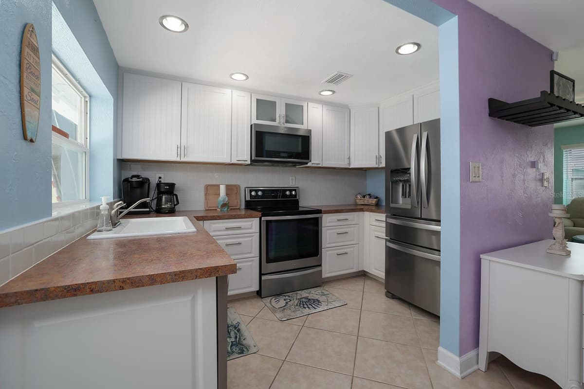 270 BOYLSTON AVENUE — photo 8 of 31