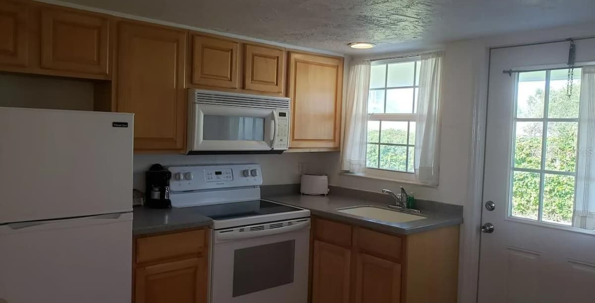 1700 ATLANTIC AVENUE — photo 11 of 20
