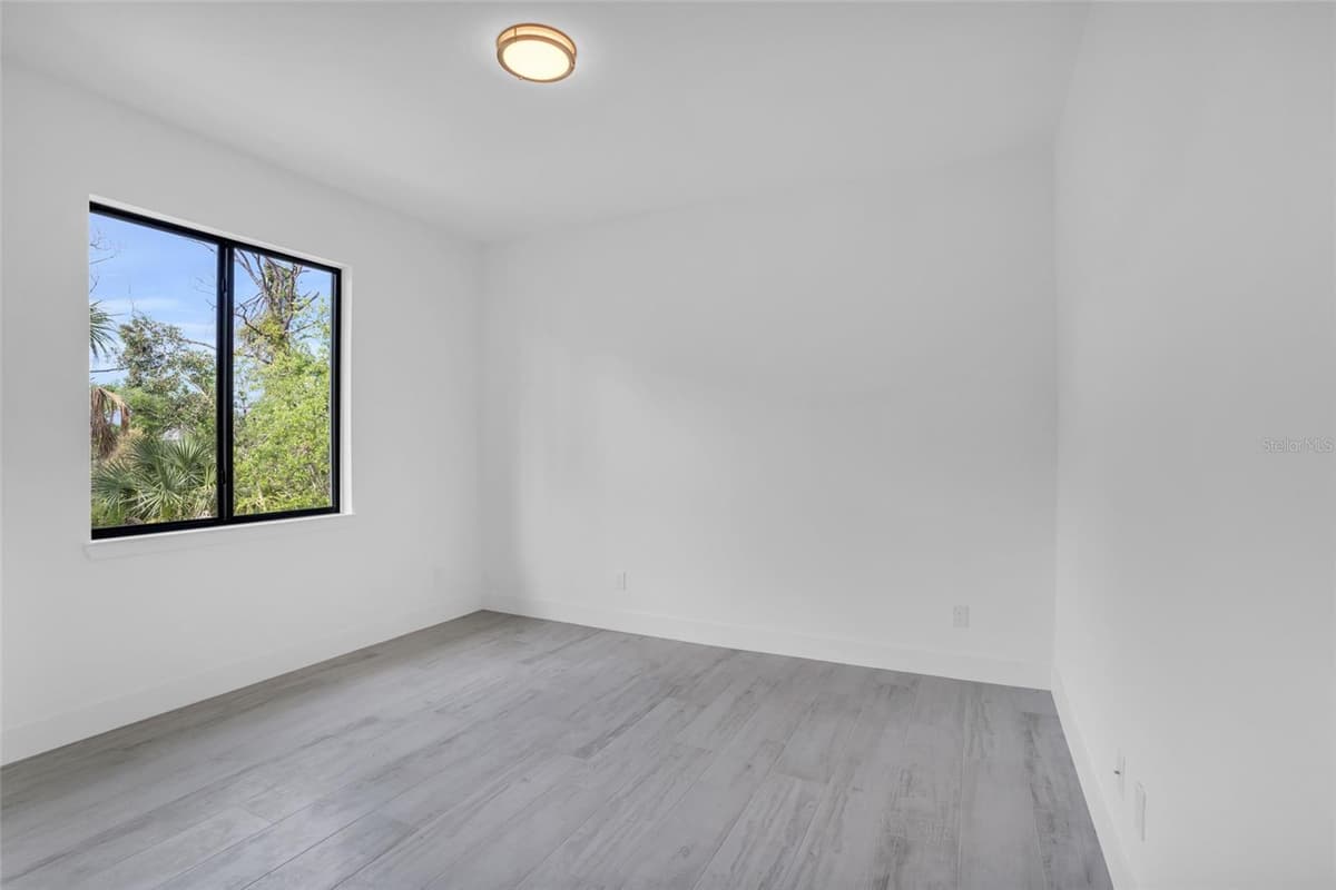 9108 SANTA LUCIA DRIVE — photo 25 of 39