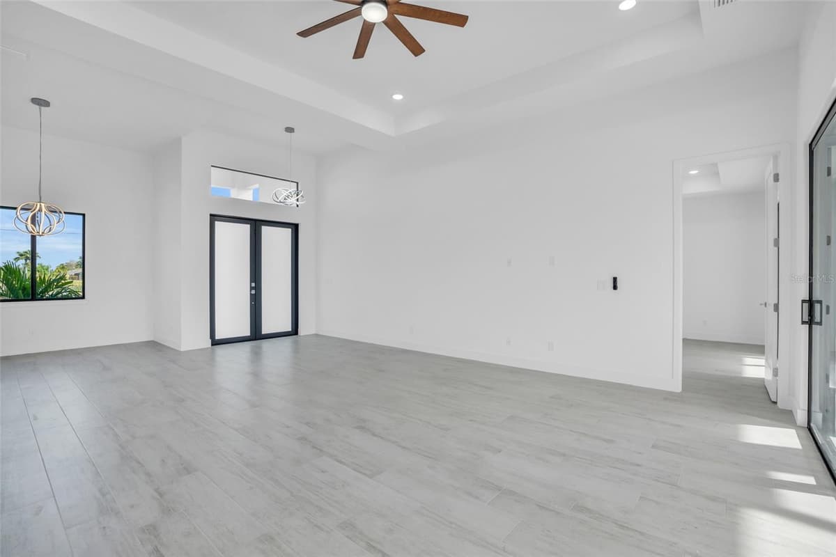 9108 SANTA LUCIA DRIVE — photo 5 of 39