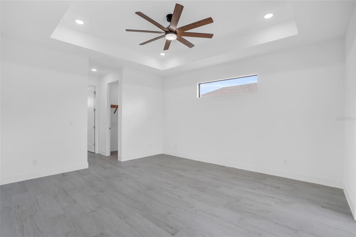9108 SANTA LUCIA DRIVE — photo 18 of 39