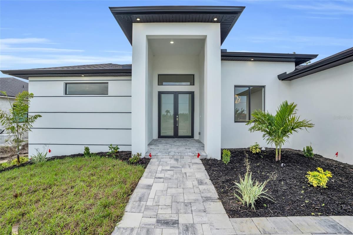 9108 SANTA LUCIA DRIVE — photo 3 of 39