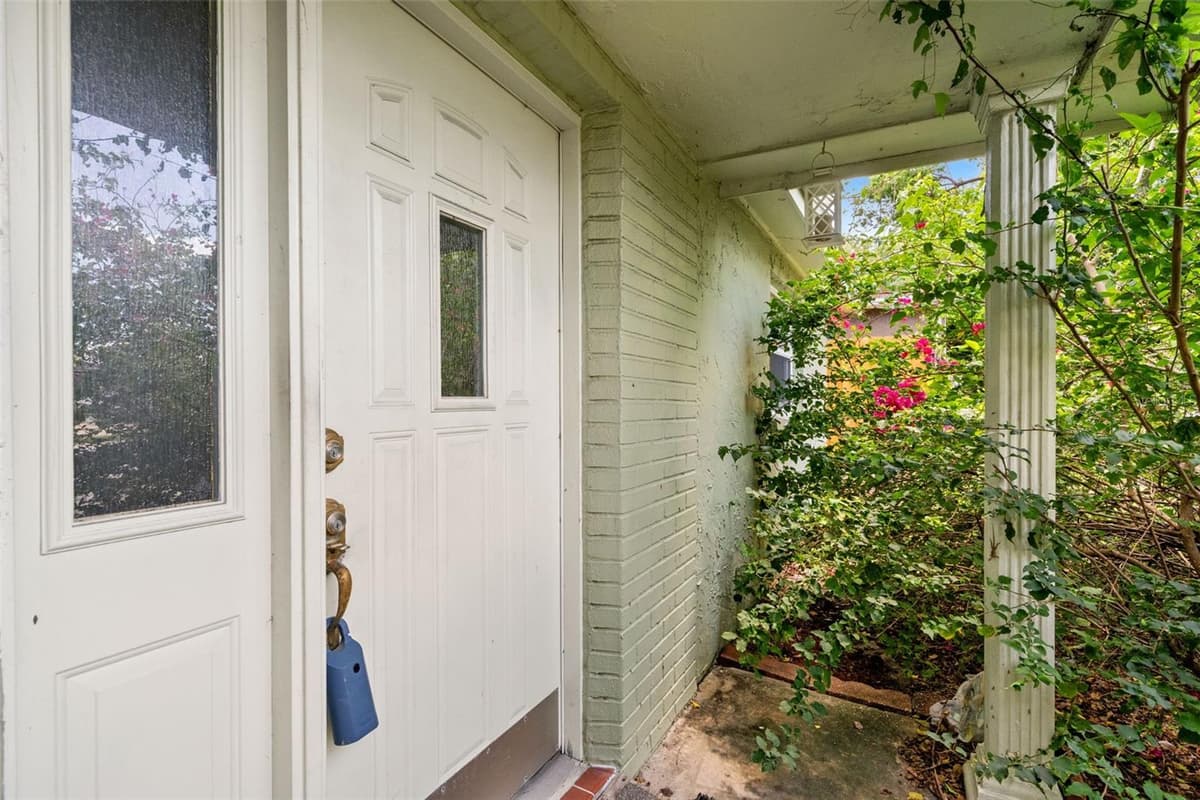 7721 EMBASSY BOULEVARD — photo 4 of 22
