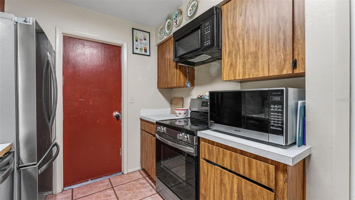 2110 JOHNSON LOOP — photo 9 of 32