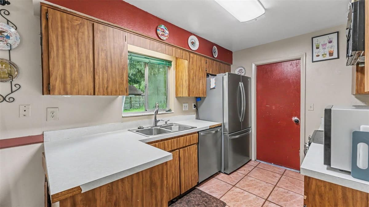 2110 JOHNSON LOOP — photo 8 of 32