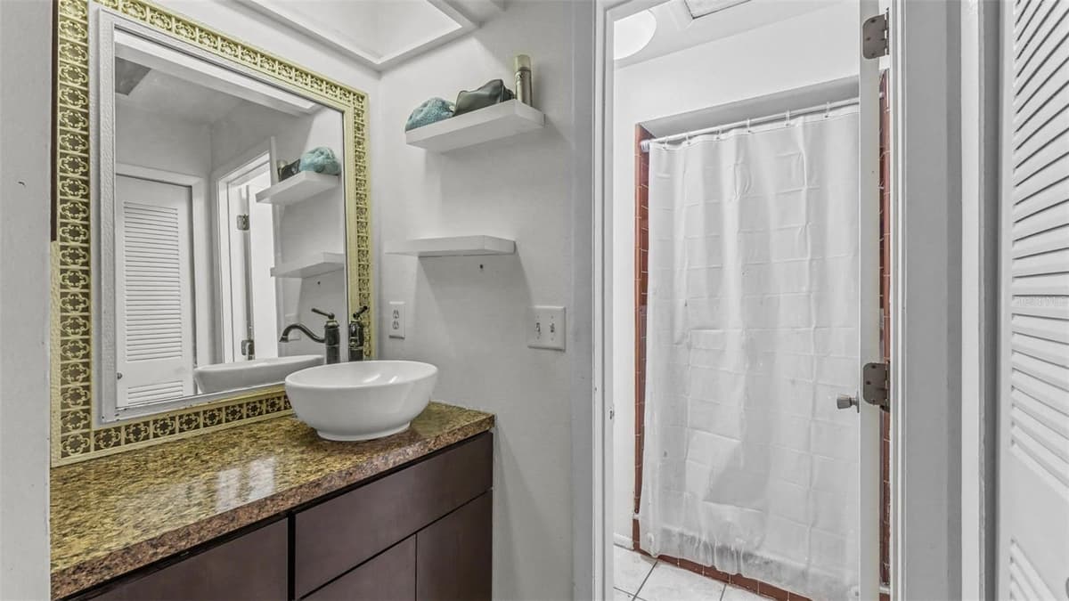 2110 JOHNSON LOOP — photo 17 of 32